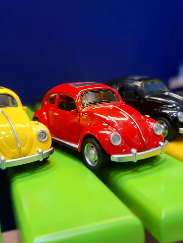 ماشین فلزی فولکس دربازشو موزیکال 15 سانتی کد 1223