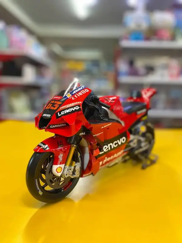 ماکت موتور جی‌ پی ۱ به ۶ برند Maisto