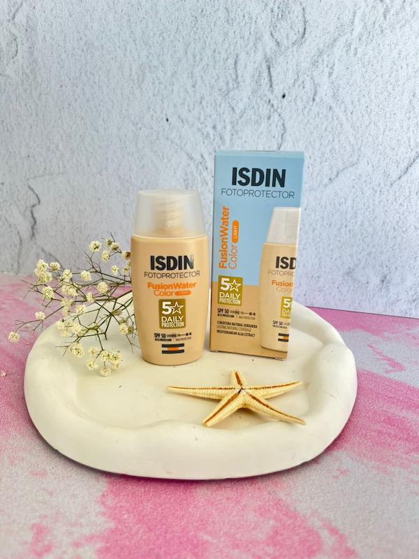 ضد آفتاب فیوژن واتر مجیک ایزدین رنگ لایت 