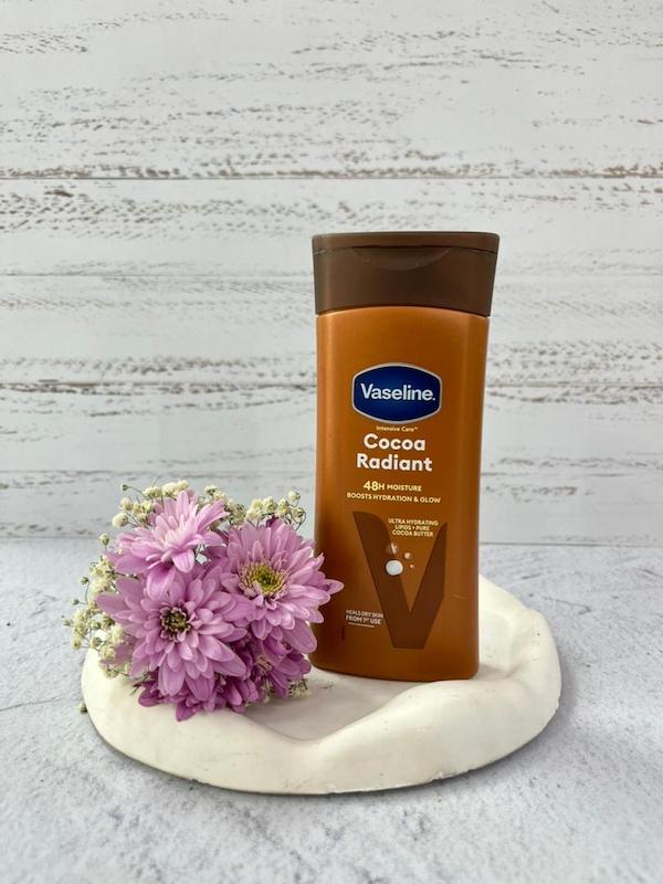 لوسیون بدن وازلین مدل ccoa Radiant