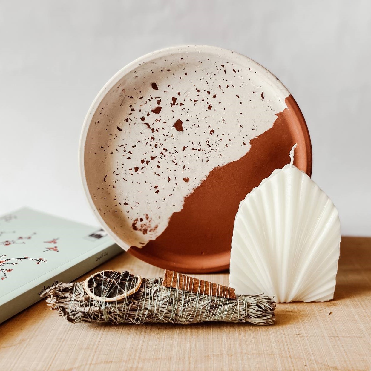 سینی 19 سانتی متری دکوراتیو موزائیکی| سینی بتنی | ظرف سرو بتنی | سینی دکوراتیو