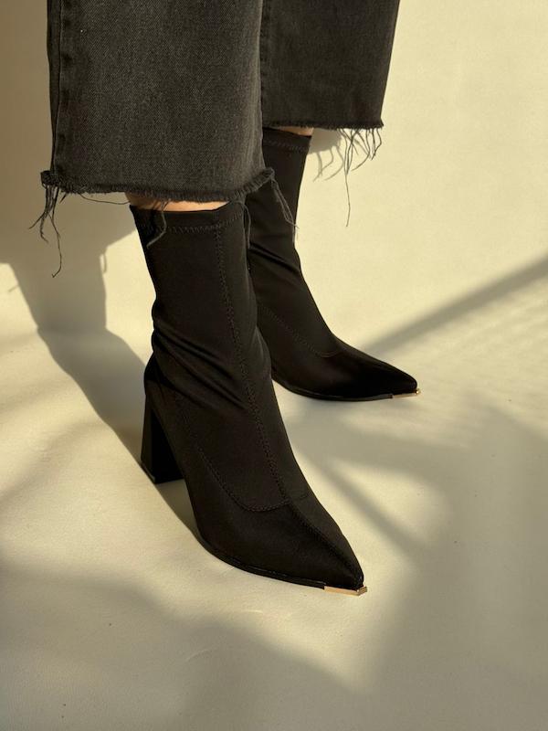 بوت پاشنه دار زنانه مدل سيندرلا