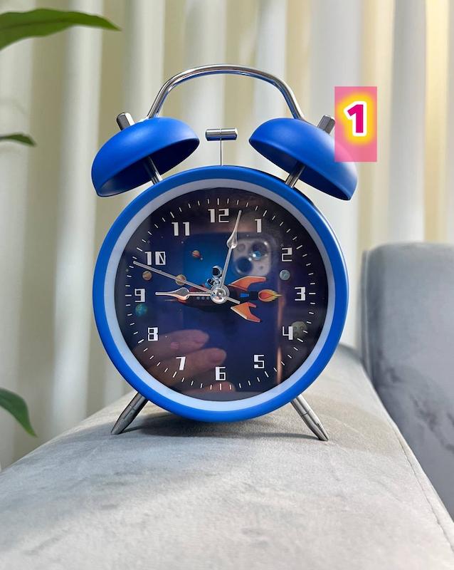 ساعت زنگی رومیزی چراغدار فضانورد و سفینه