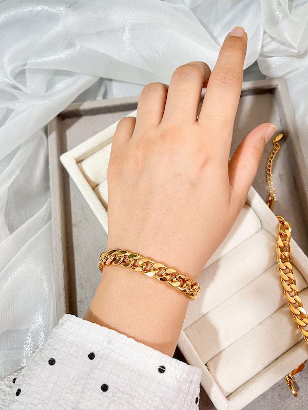 دستبند کارتیر طلایی برند ZJ. JEWELRY