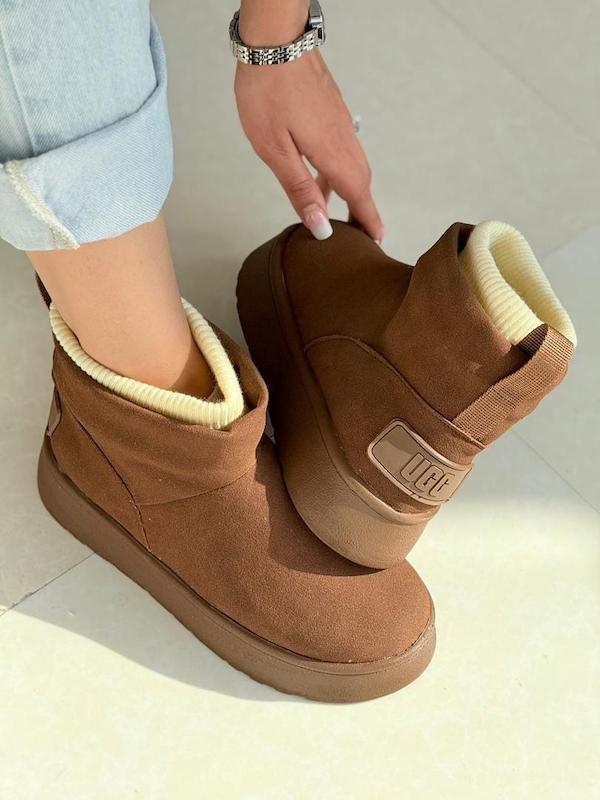 آگ داخل نخی قهوه‌ای UGG