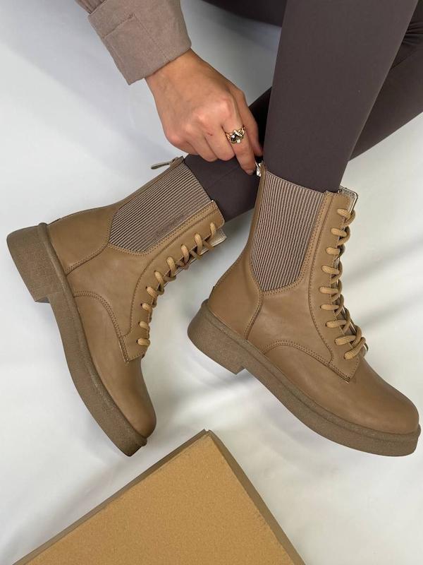 نیم بوت چرم زنانه قهوه‌ای کشی و بندی