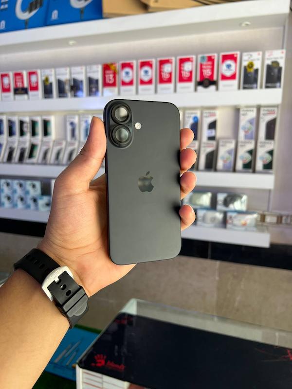 iPhone 16 normal 