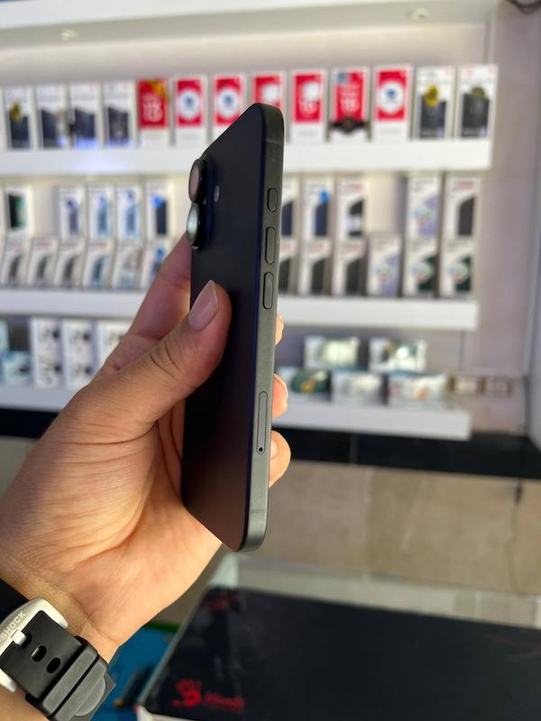 iPhone 16 normal 