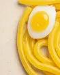 ژله سه بعدی نودل و تخم مرغ با سس استوایی