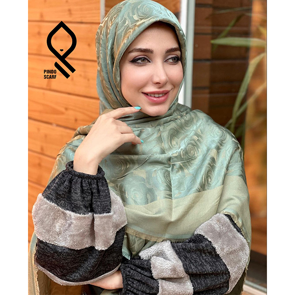 روسری نخ ابریشم ژاکارد لمه دار گل رز RZHA31