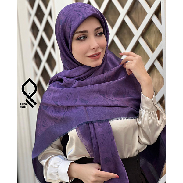 روسری نخ ابریشم ژاکارد لمه دار گل رز RZHA28