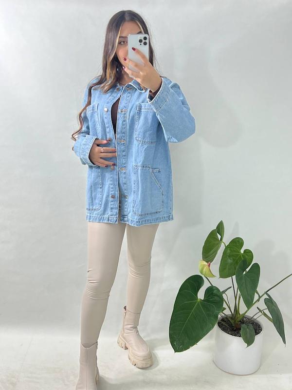 کت جین بلند ابی‌روشن