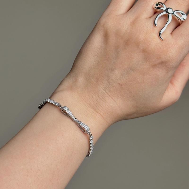 دستبند جواهری پاپیون بند‌دار