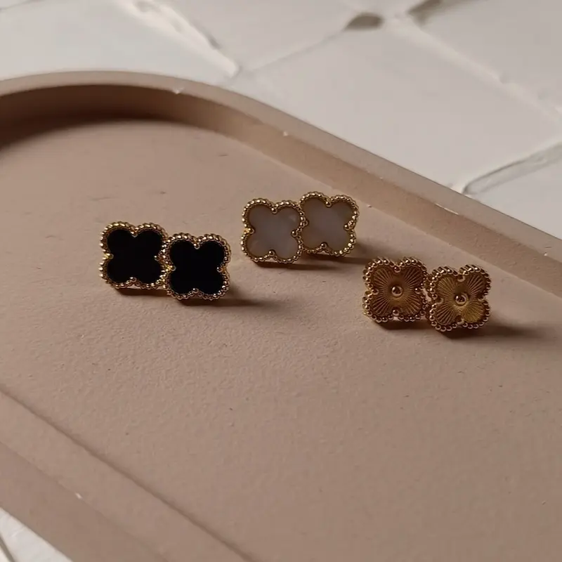 گوشواره ونکلیف میخی