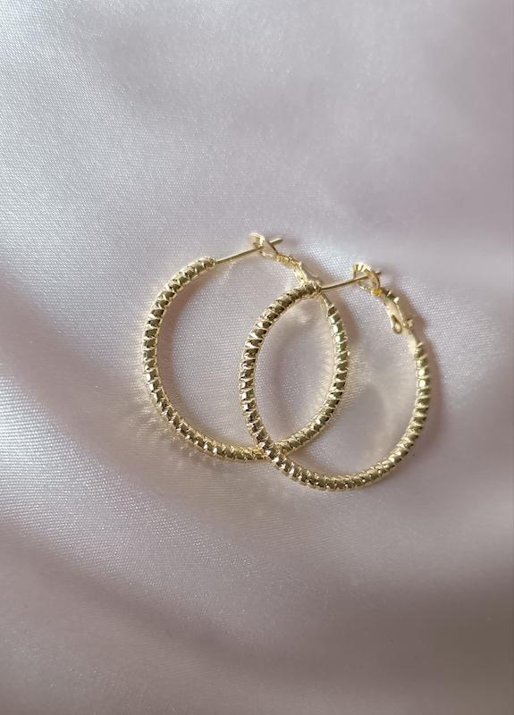 گوشواره حلقه‌ای بافت‌دار