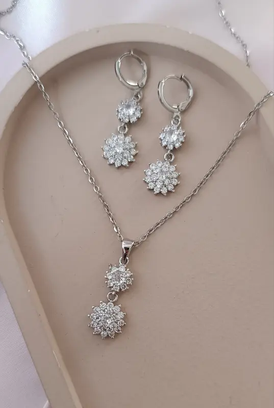 نیم‌ست جواهری