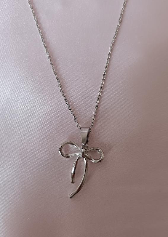 گردنبند پاپیونی