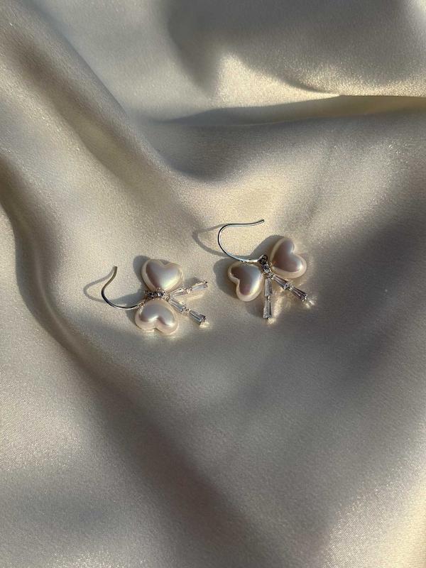 گوشواره پاپیون نقره‌ای 