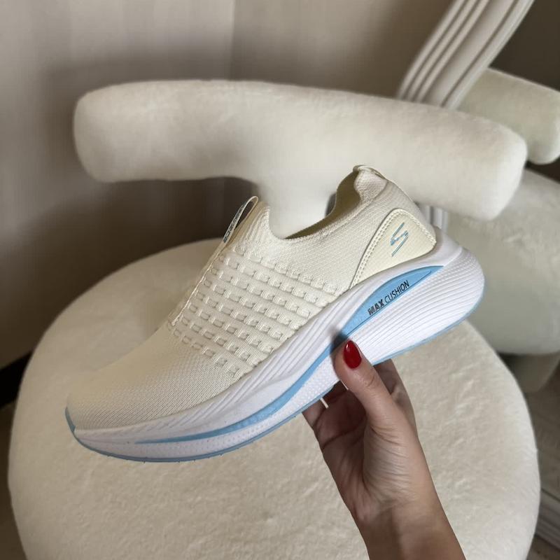 SKECHERS