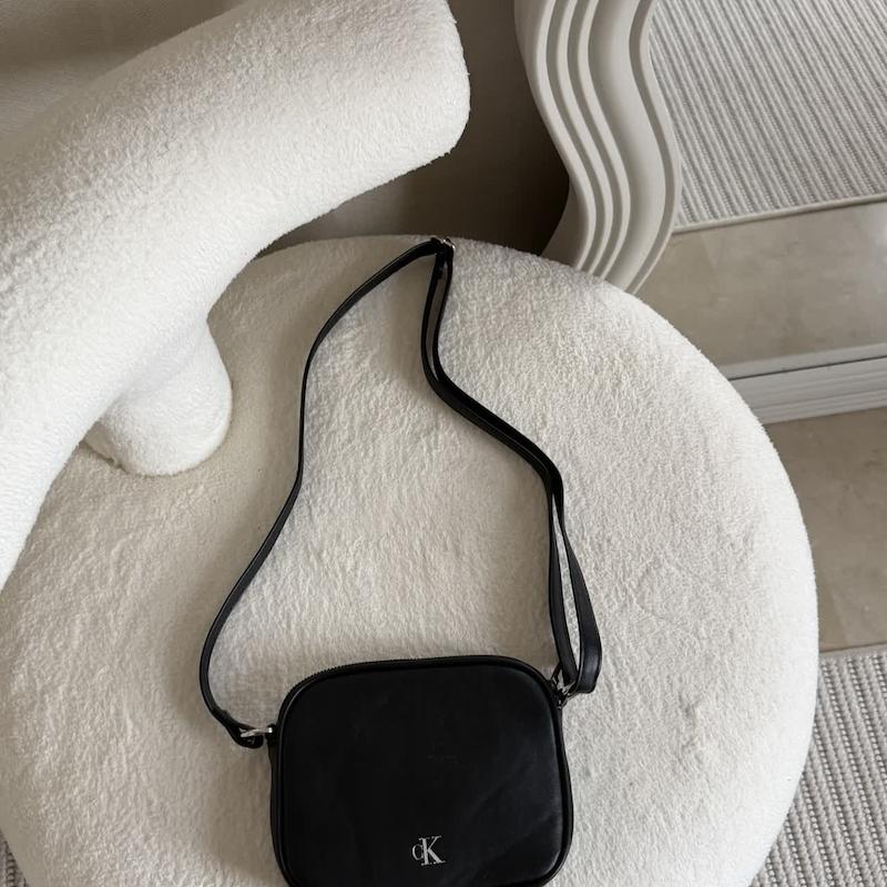 کیف دوشی دوطرفه  Calvin Klein