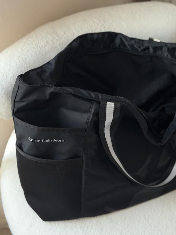 توتبگ _ Calvin Klein