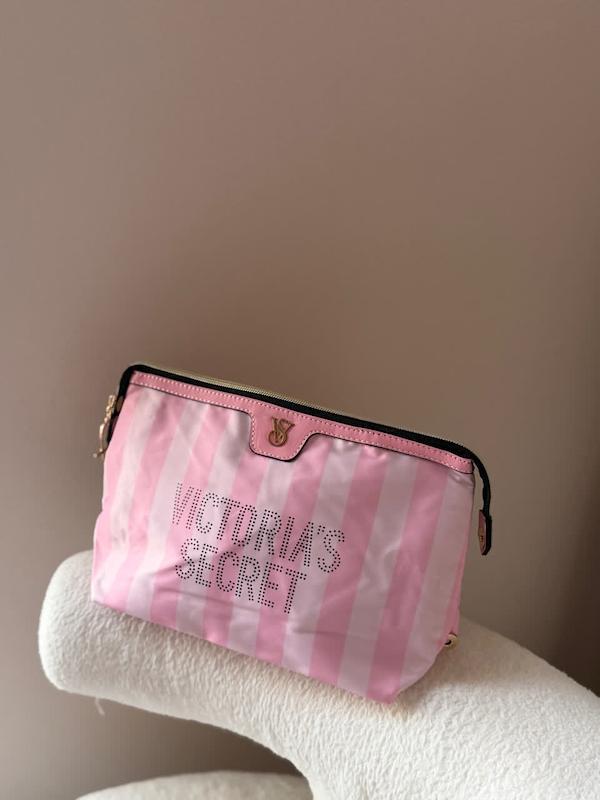 کیف ارایش Victoria’s Secret