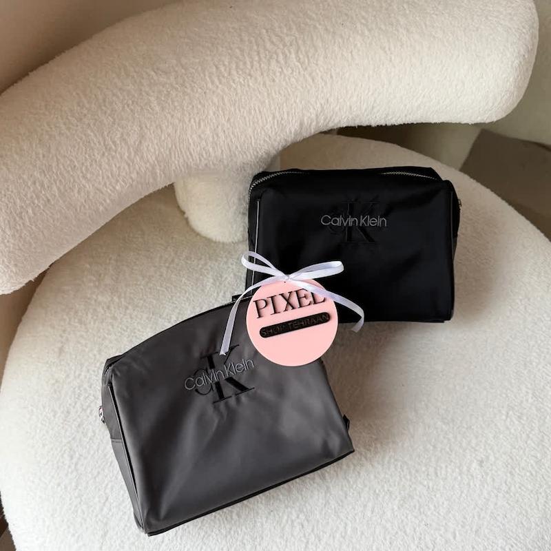 کیف ارایش  calvin klein