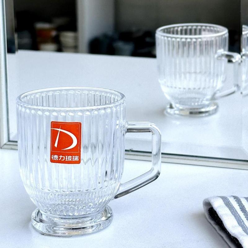 استکان چایخوری پایه دار DELI-مدل شیاردار