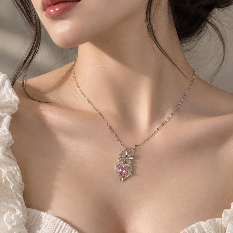 گردنبند زنانه مدل پاپیون قلب دار