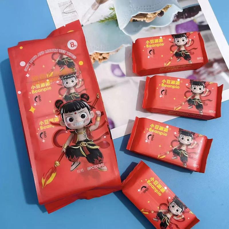 دستمال مرطوب ۸ بسته ای ۸ عددی (مجموعا ۶۴ عدد)