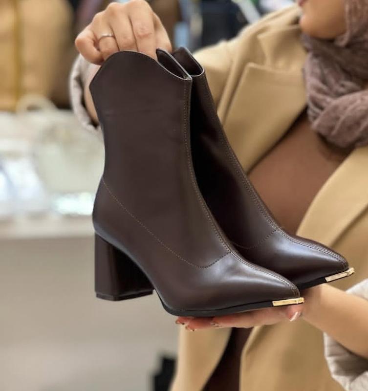 بوت زنانه مدل تگزاس جلو فلز با کیفیت ترک کد ۸۳۲۷