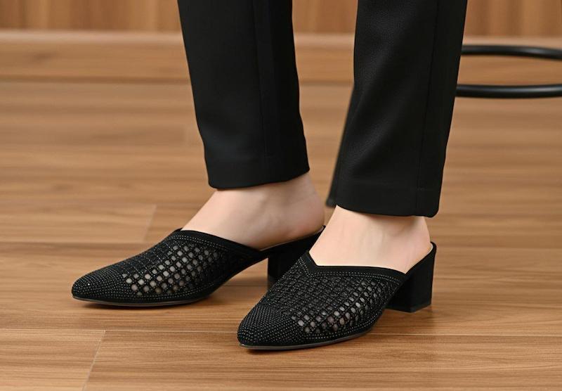 صندل نگینی چهارخونه زنانه پاشنه ۵ سانت کد ۶۸۳۸