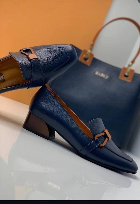 کالج زنانه ادل Adele | رویه چرم فلوتر، زیره دافوس | رنگ سرمه‌ای شیک کد ۶۲۵۷