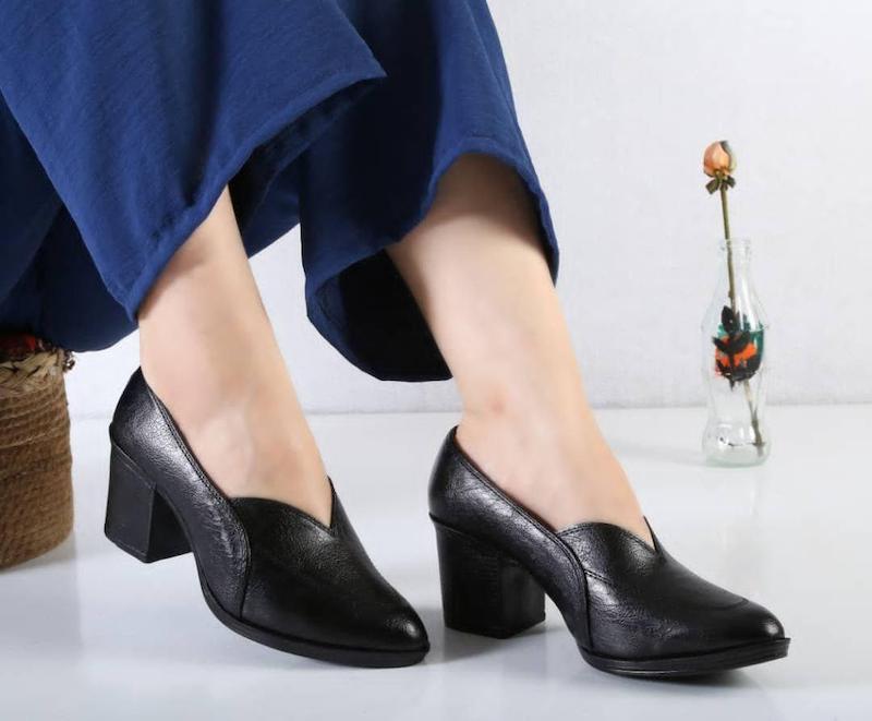 کفش طبی پاشنه‌دار زنانه یقه‌دار ۷ سانتی کد۸۹۷۳