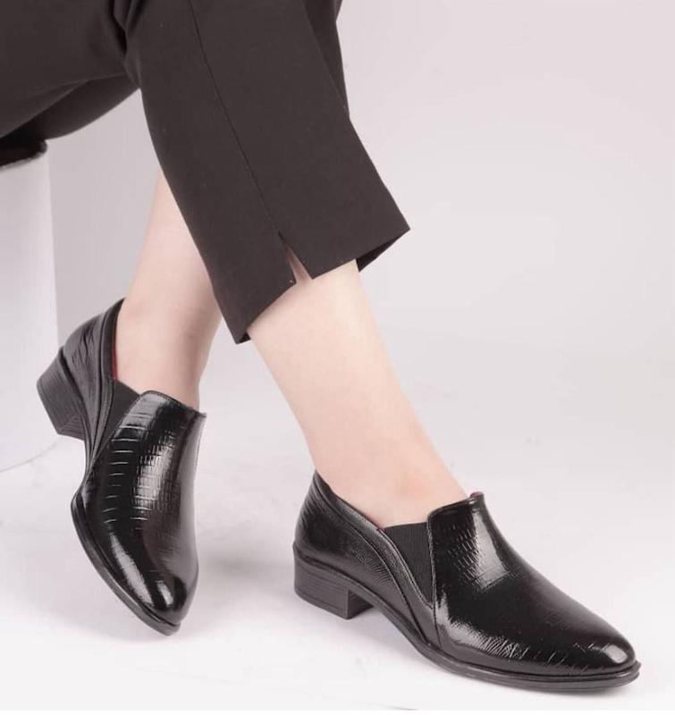 کالج زنانه سوزنی ۸۲۳۹