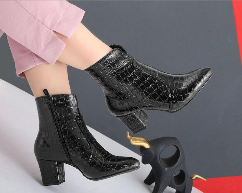 نیم بوت پاشنه دار سنگی کد ۵۹۲