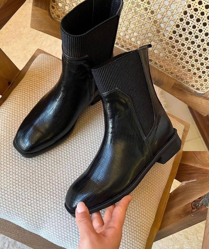 بوت زنانه طرحدار مچ کشی براق کد ۶۲۸۱