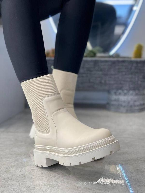 بوت زنانه دور مچ کشی برشکا کد ۹۵۵۱