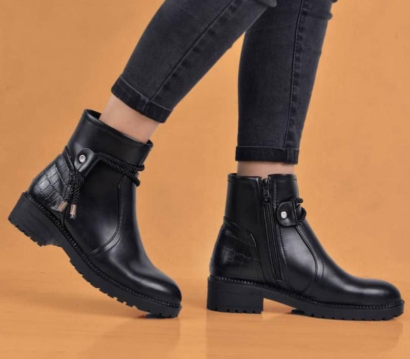 نیمبوت گره‌ای پشت سنگی کد ۳۶۸۸