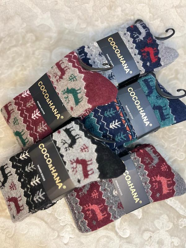 جوراب پشمی زیر زانو طرح سنتی و گوزن کد ۹۶۲۰