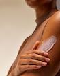 اسکراب بدن لایه بردار و درخشان کننده لومینس بث اند بادی  Bath and body luminous body scrub