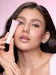 برق لب چندمنظوره شیگلم درخشش آینه‌ای، جلوه‌ای خیره‌کننده  Sheglam Mirror MoveGloss Clair Multifonctionnel
