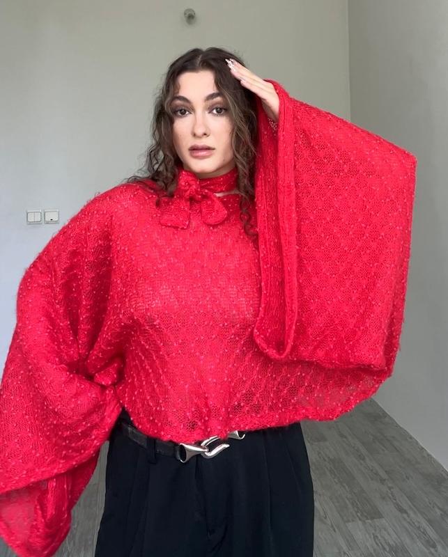شومیز سرخ