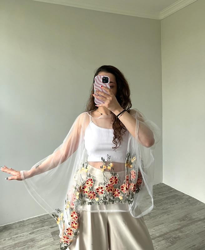 شومیز باغچه سفید