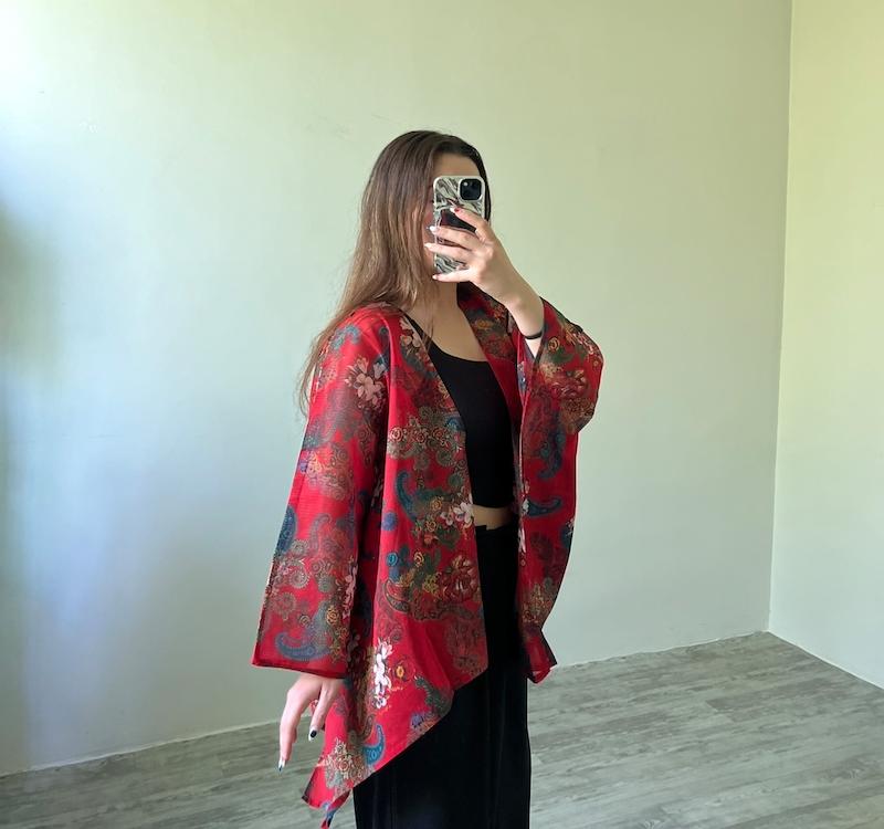 پانچو گل سرخ