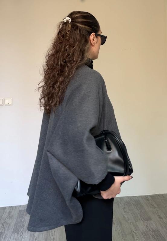 پانچو ماه خاکستری