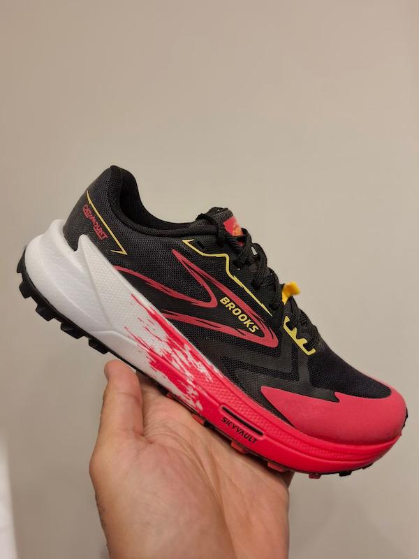 کتونی بروکس کاتامونت Brooks Catamount 3