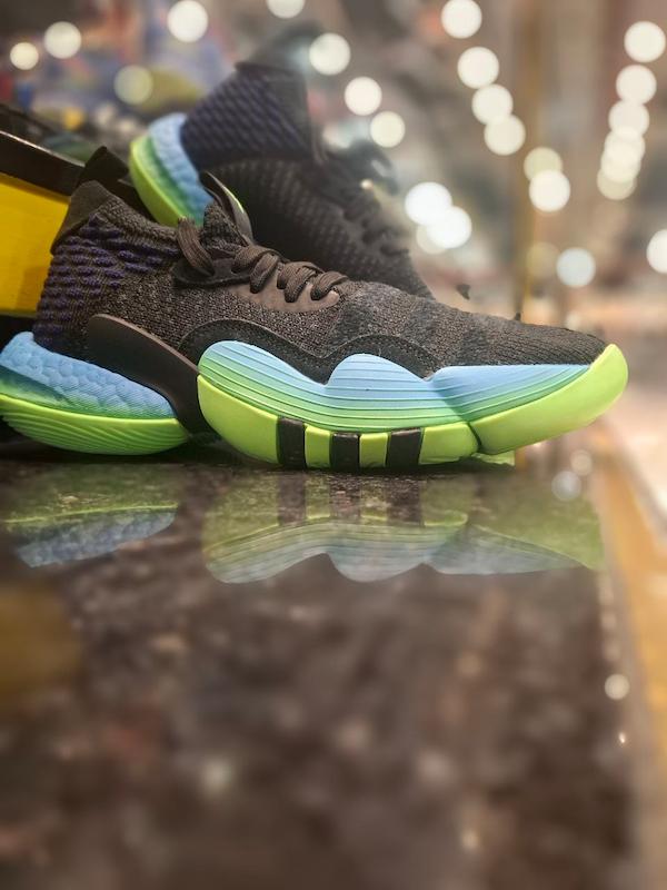 کتونی بسکتبال آدیداس Trae Young 2 J