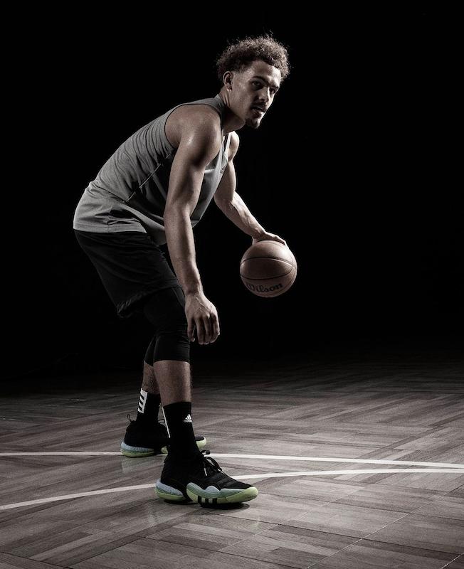 کتونی بسکتبال آدیداس Trae Young 2 J