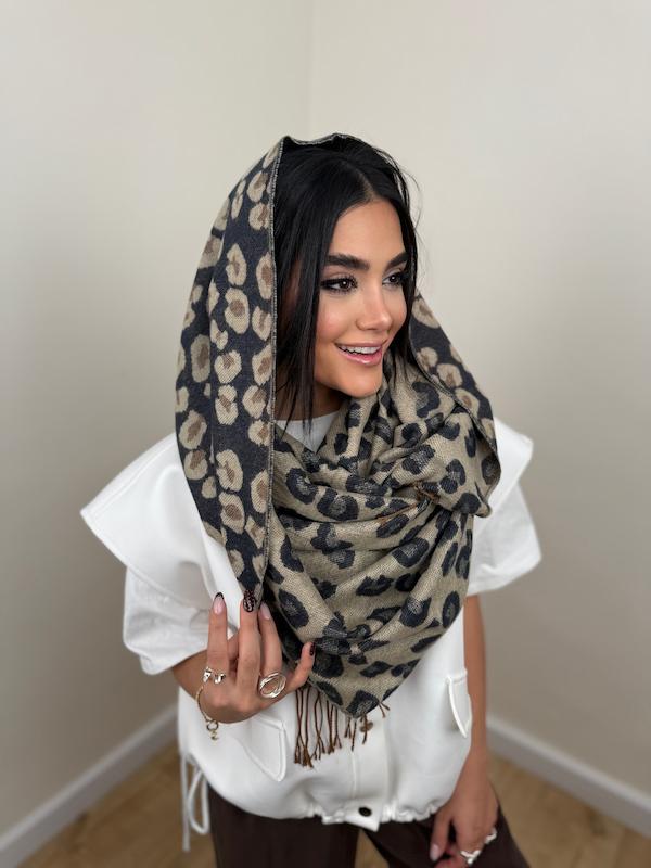 شال leopard 